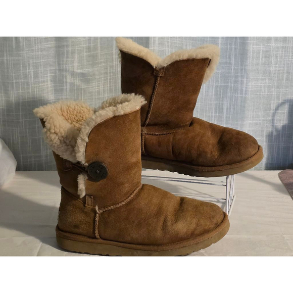 Women's UGG Bailey Button Boots‎ Size 7 Brown - Picture 1 of 11